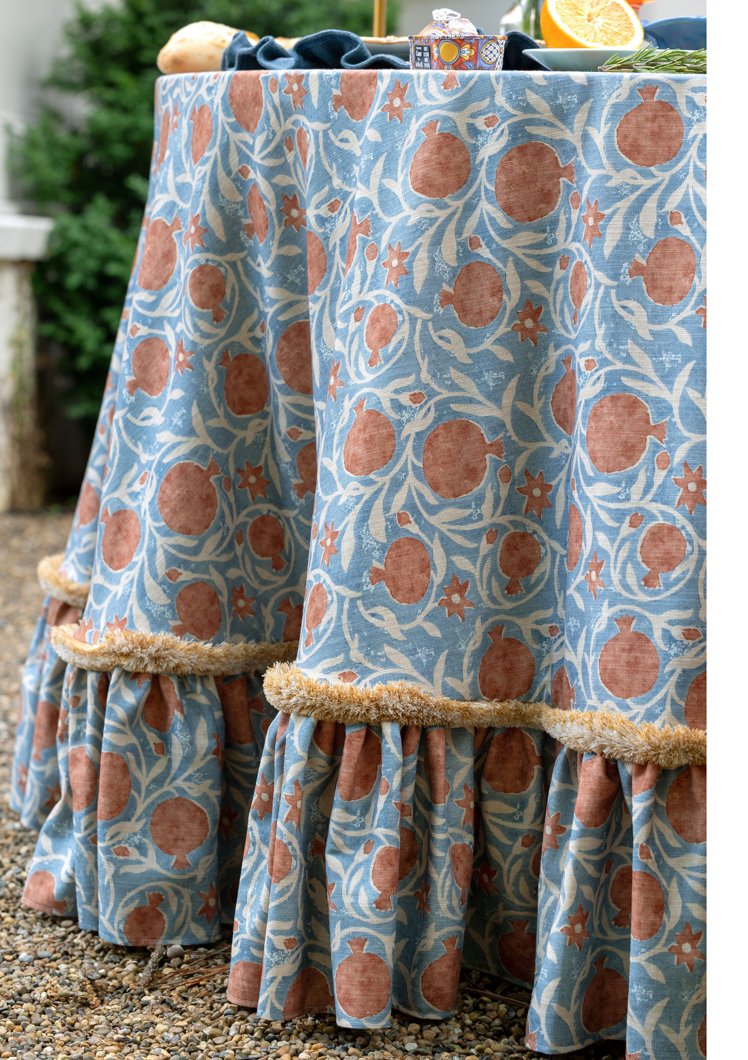 outdoor tableskirt