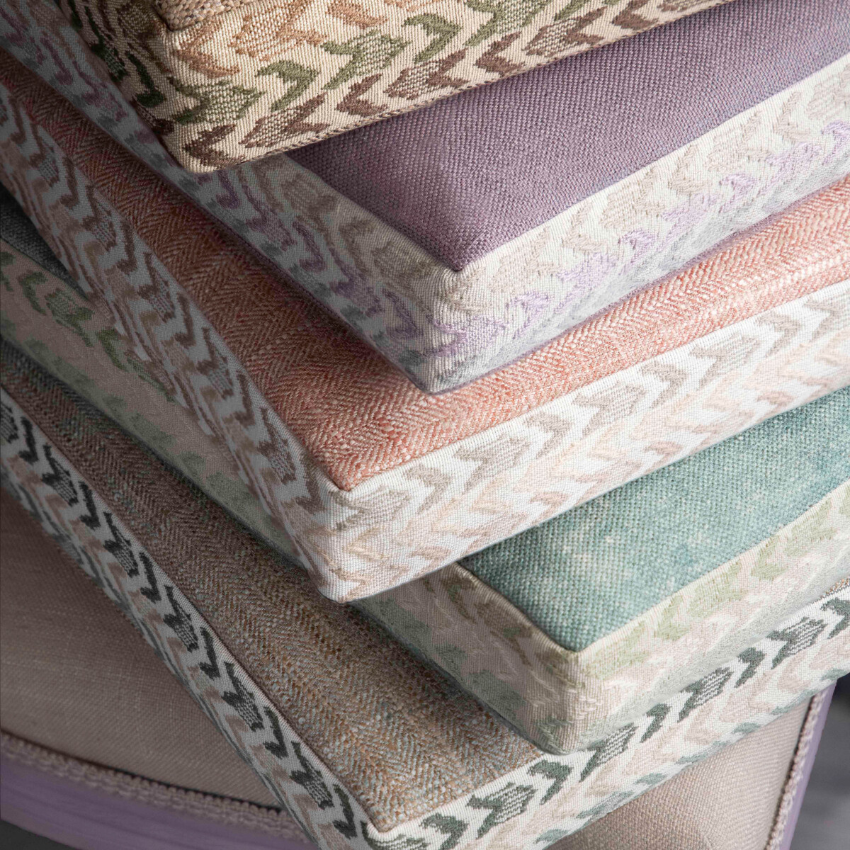 BOUNDARIES / 4枚セット SOMERSET IKAT BORDER - SLATE - Samuel and Sons
