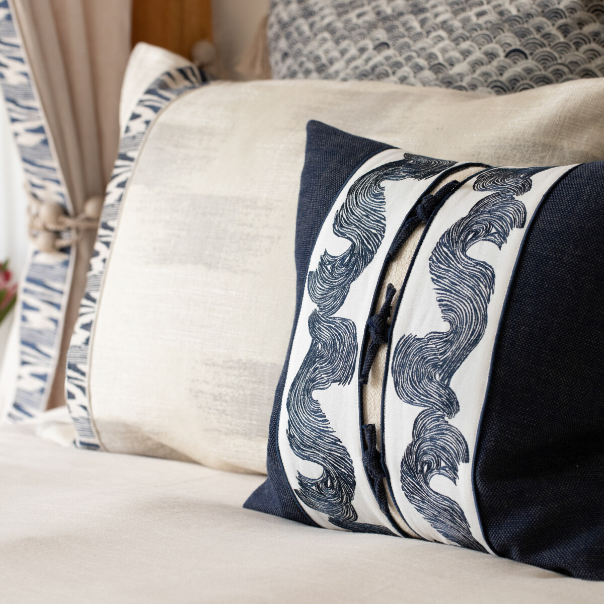 OAHU EMBROIDERED BORDER - DUNE - Samuel and Sons