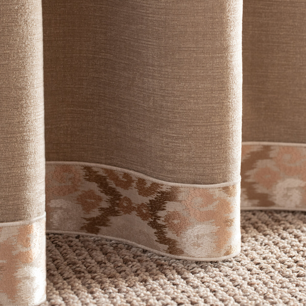KAUAI EMBROIDERED BORDER - CORAL - Samuel and Sons