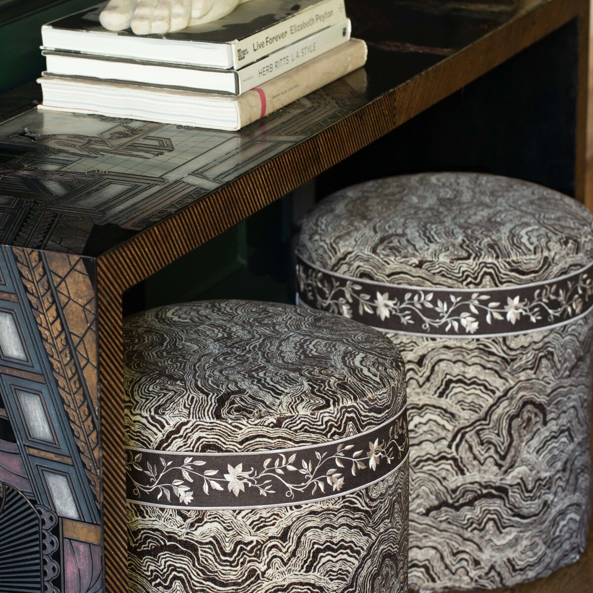 FOSCARI EMBROIDERED BORDER - GOLDEN SCRIPT * - Samuel and Sons