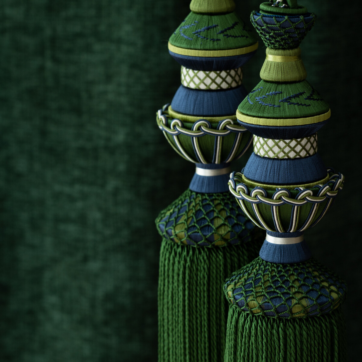 TRIANON DOUBLE TASSEL TIEBACK - PEARL - Samuel and Sons