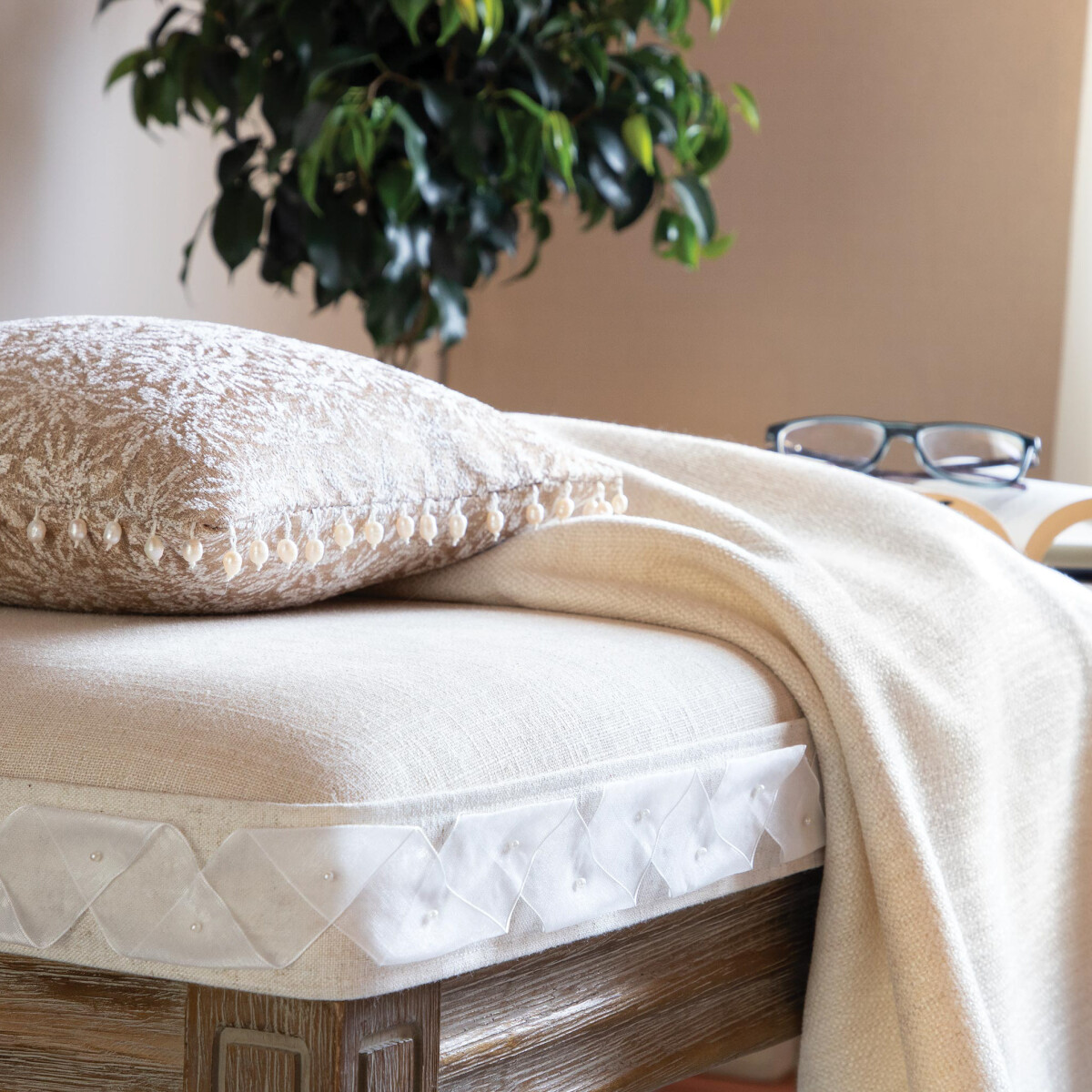 OPALINE CULTURED PEARL FRINGE - NACRE - Samuel and Sons