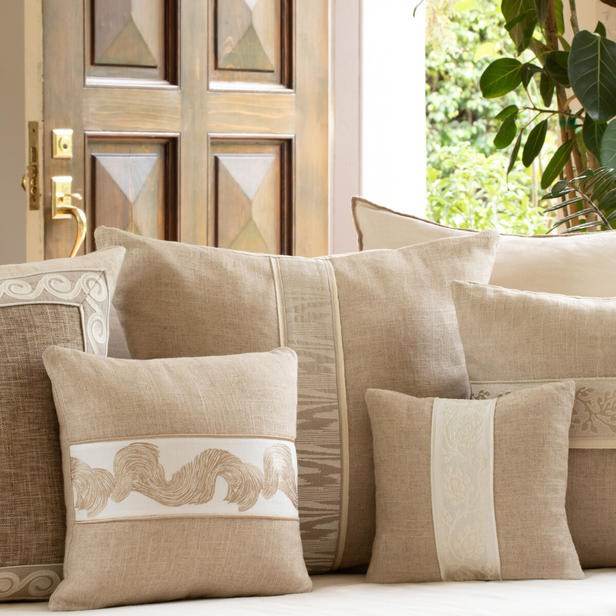 MAUI EMBROIDERED BORDER - WHITE SAND - Samuel and Sons MAUI EMBROIDERED BORDER - WHITE SAND - Samuel and Sons