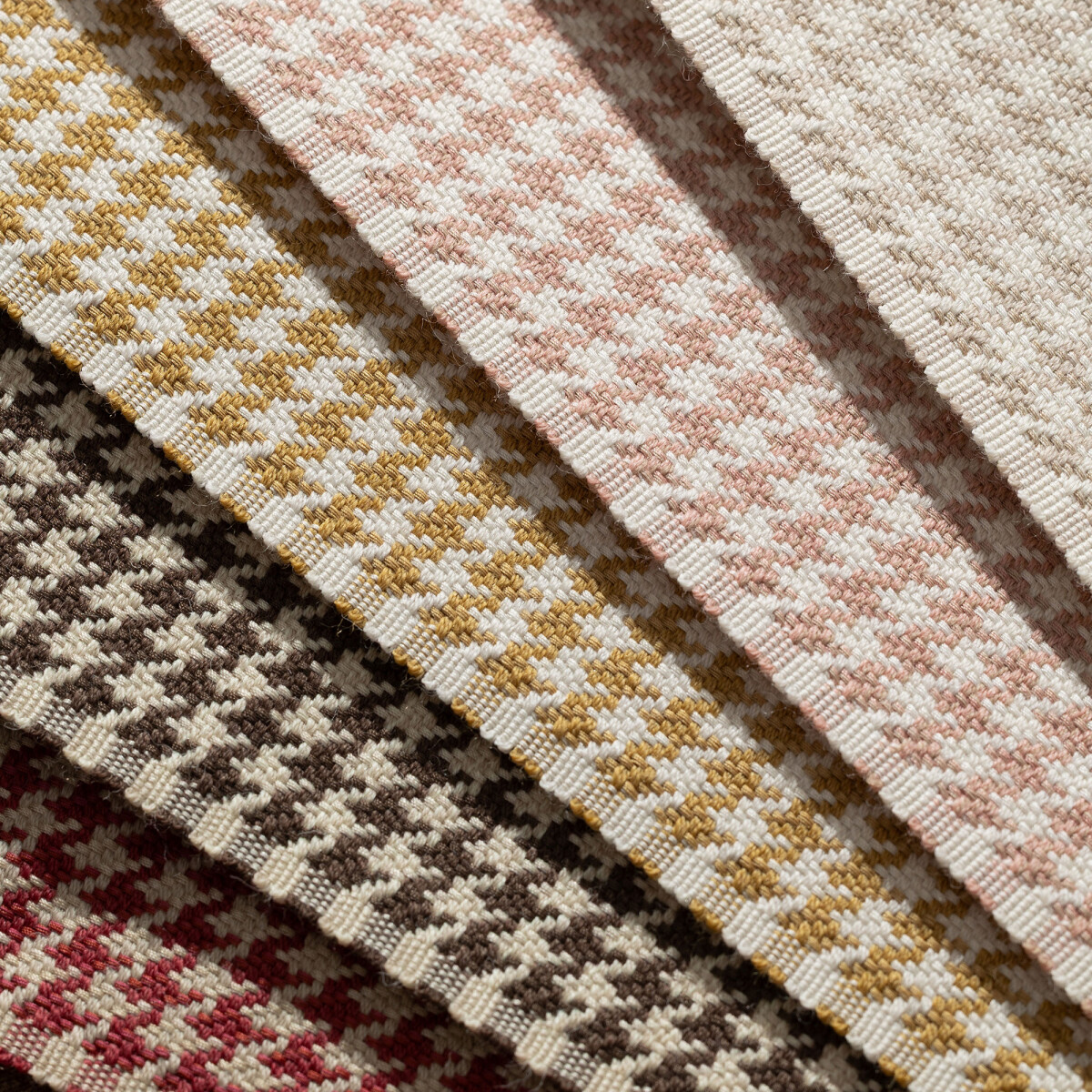 ASHTON HOUNDSTOOTH BORDER - LAMBSWOOL - Samuel and Sons