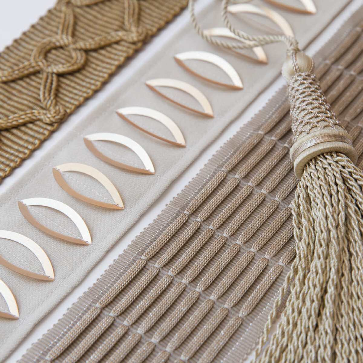 SATURN STRIPED BORDER - PLATINUM - Samuel and Sons