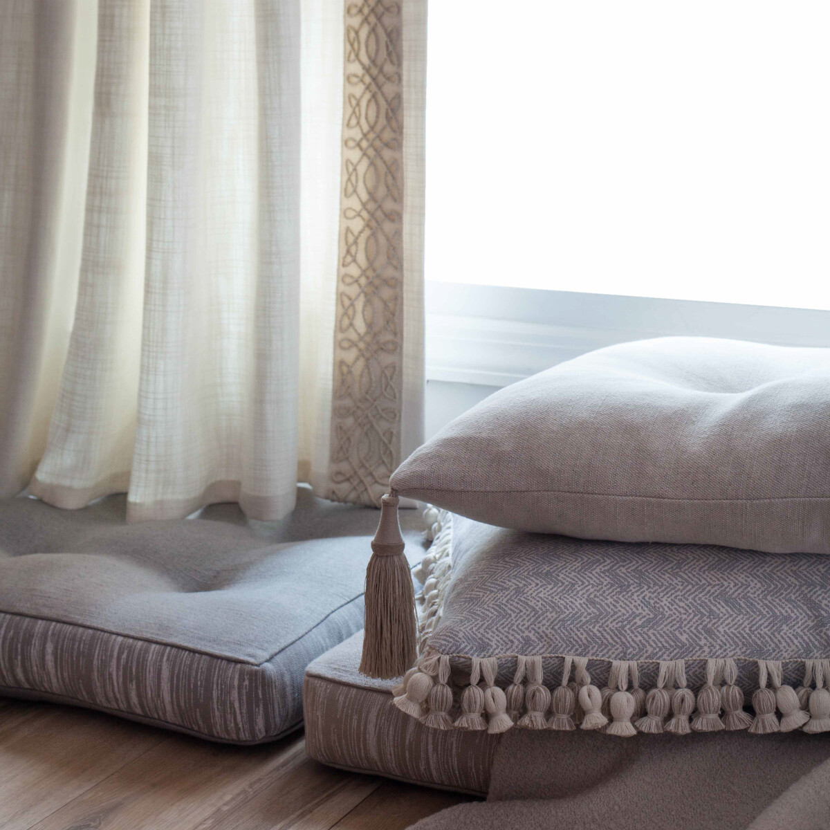 LA TERRE KEY TASSEL - CANVAS - Samuel and Sons
