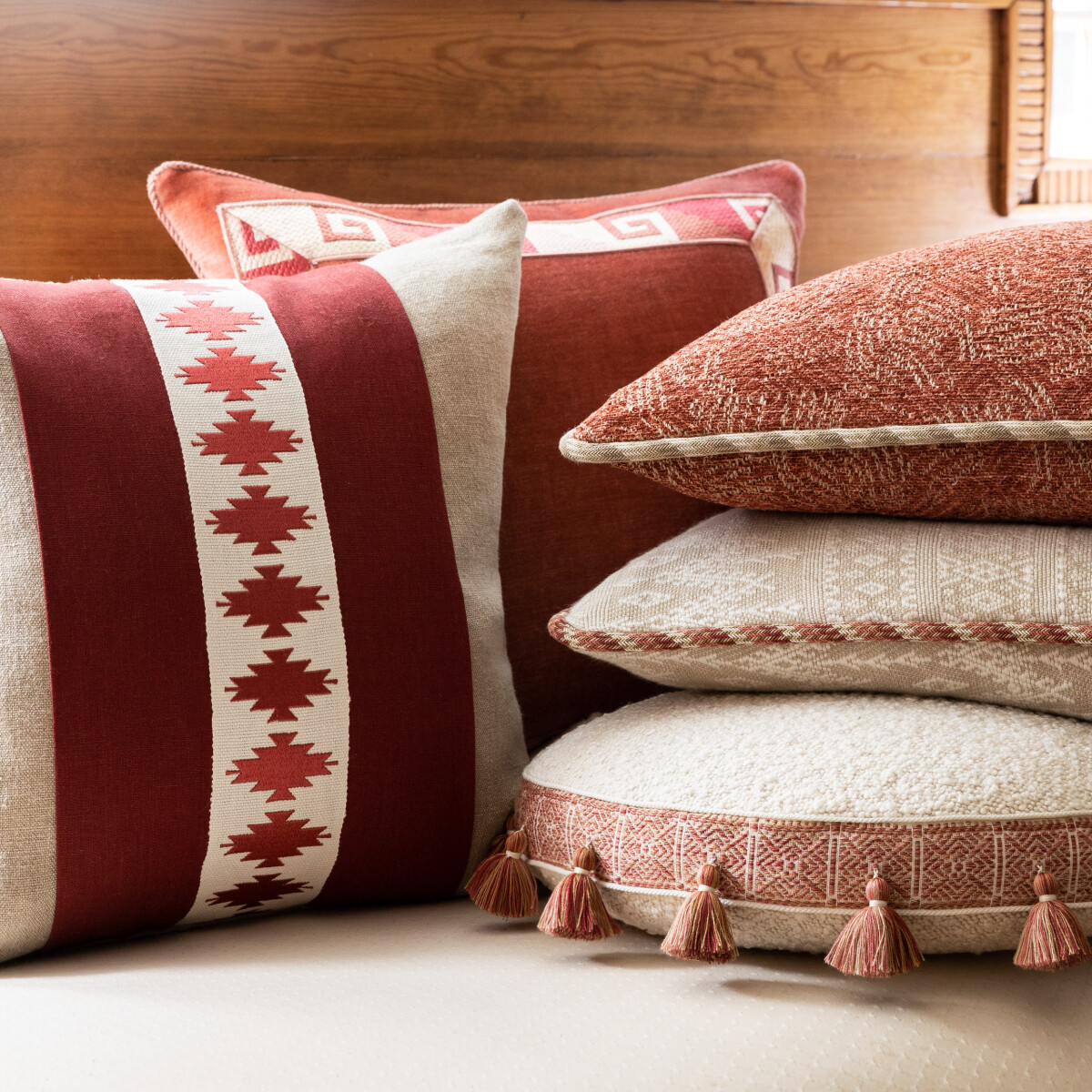 ABIQUIÚ EMBROIDERED BORDER - WHITE SANDS - Samuel and Sons